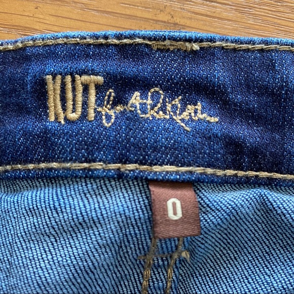 Kut from the Kloth | Gidget Fray Denim Shorts - Picture 4 of 10